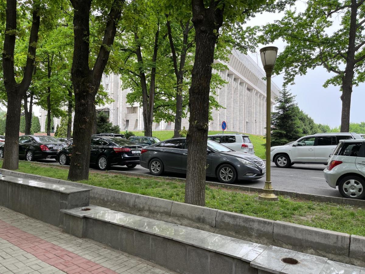 Logvinenko Apartment บิชเคก ภายนอก รูปภาพ